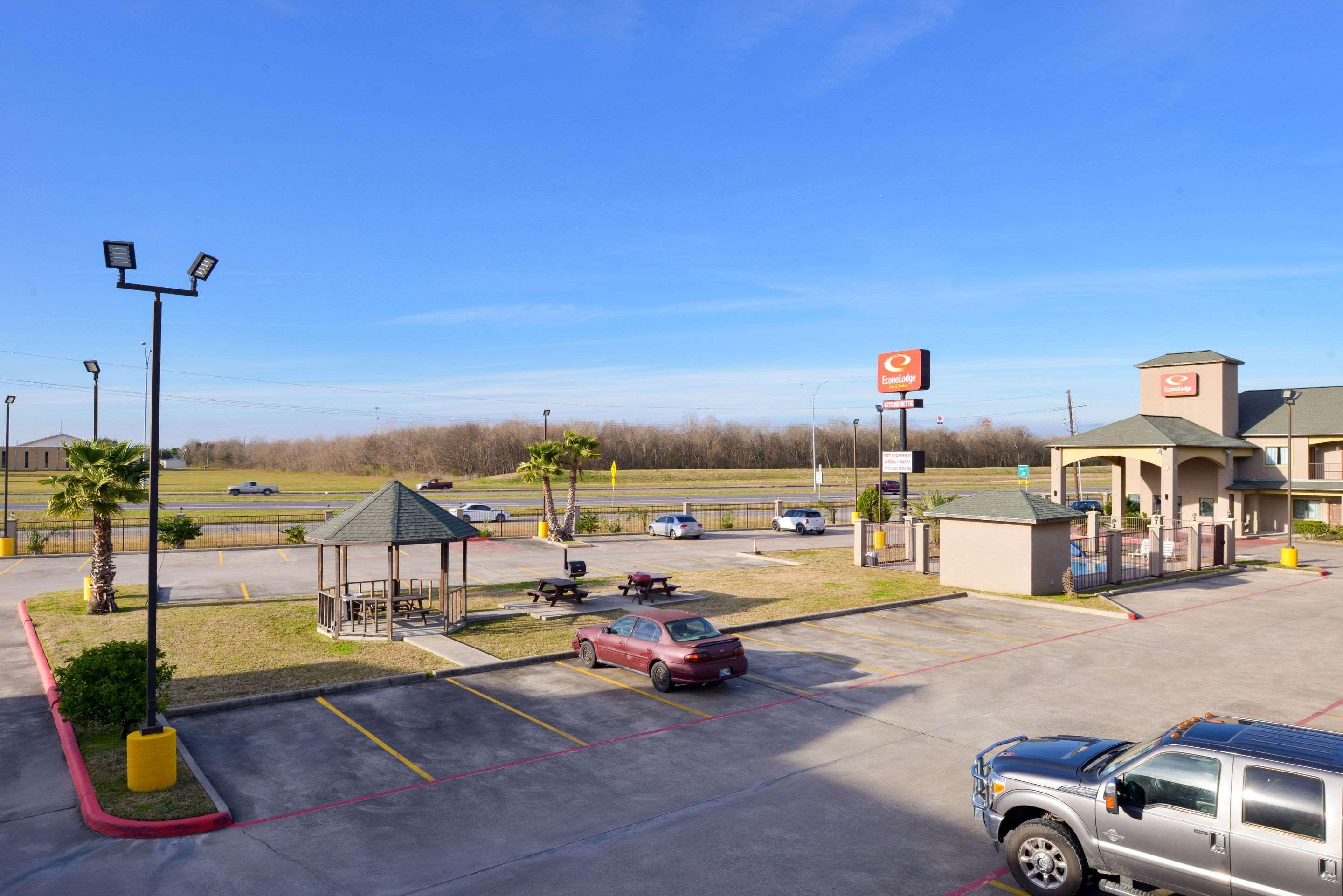 Econo Lodge Inn & Suites Port Arthur Near Sabine Pass Exterior photo