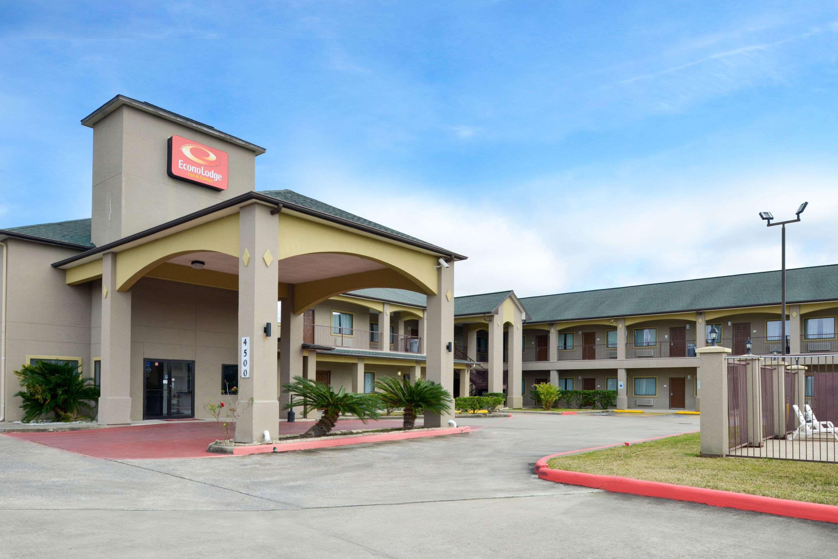 Econo Lodge Inn & Suites Port Arthur Near Sabine Pass Exterior photo